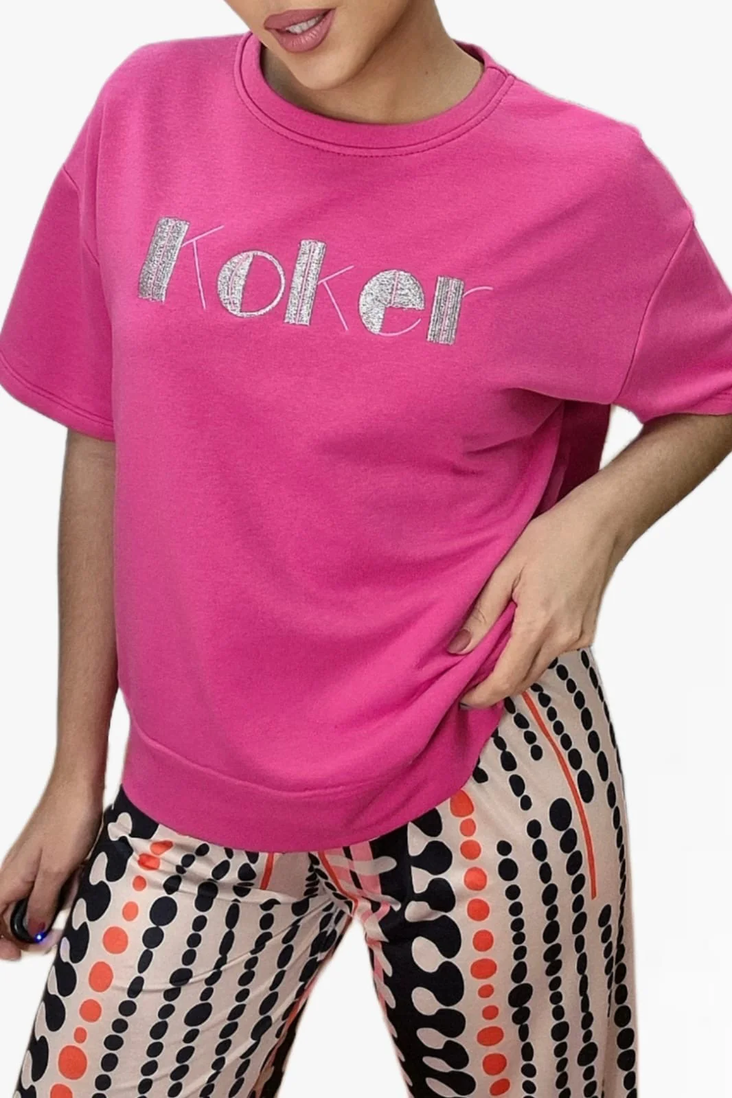 Camiseta Koker Bordado Fucsia - Imagen 3