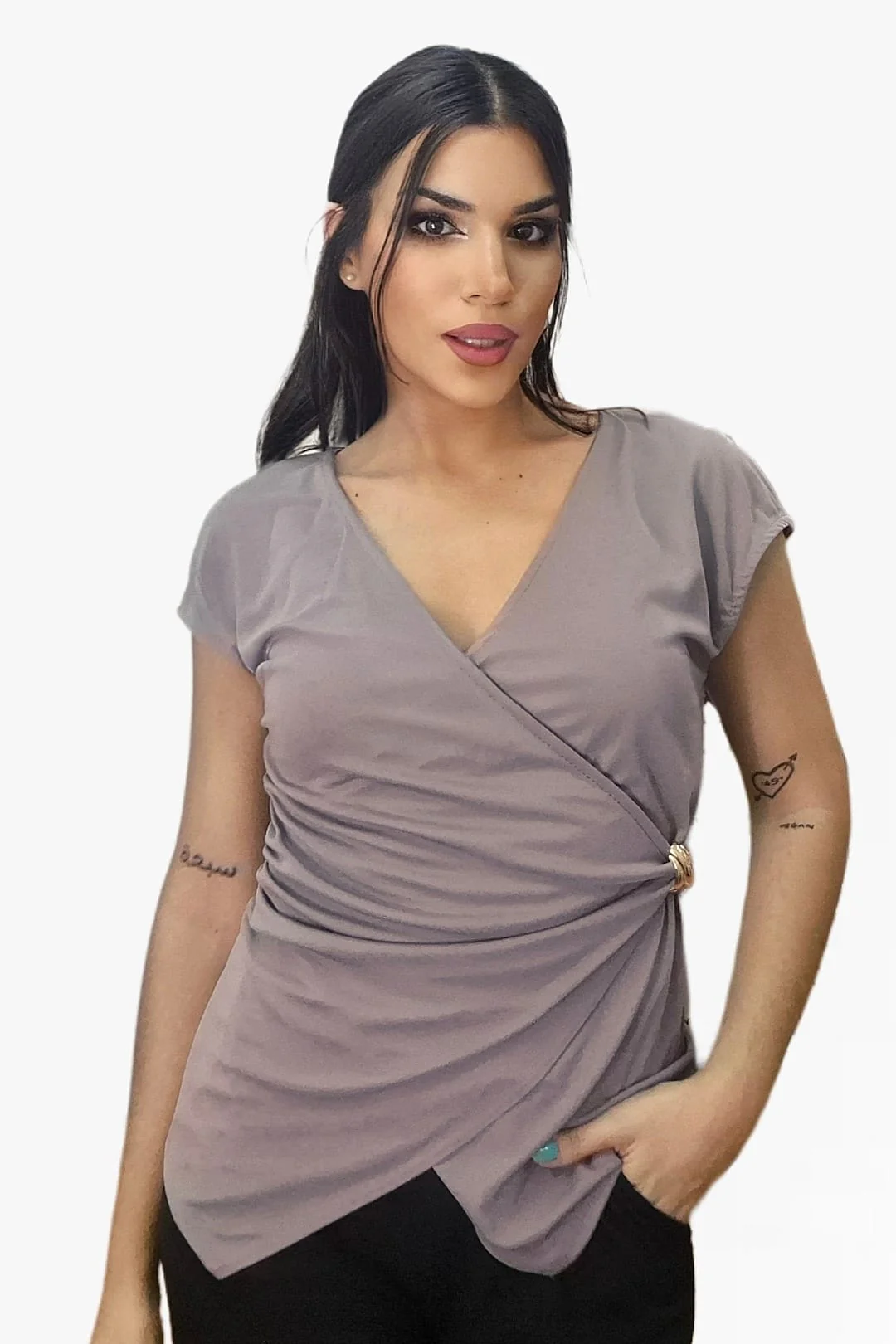 Camiseta Cruzada Broche Beige - Imagen 5