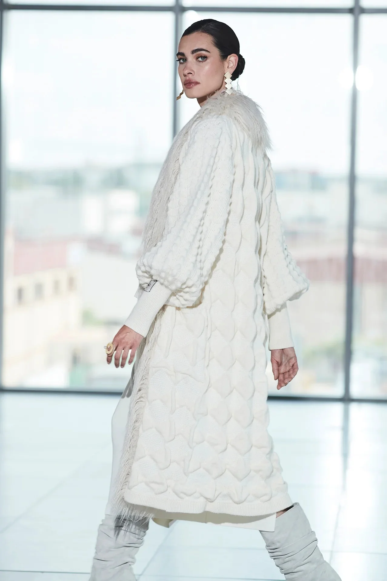 Abrigo Largo Marfil Pelusa T.E. - Imagen 3