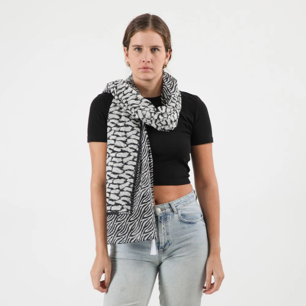 Pañuelo Estampado Cedro Negro Humana - Imagen 3