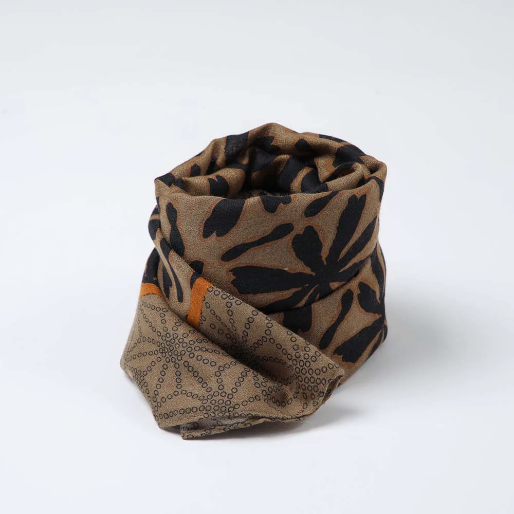 Pañuelo Estampado Castaña Café Tatienne