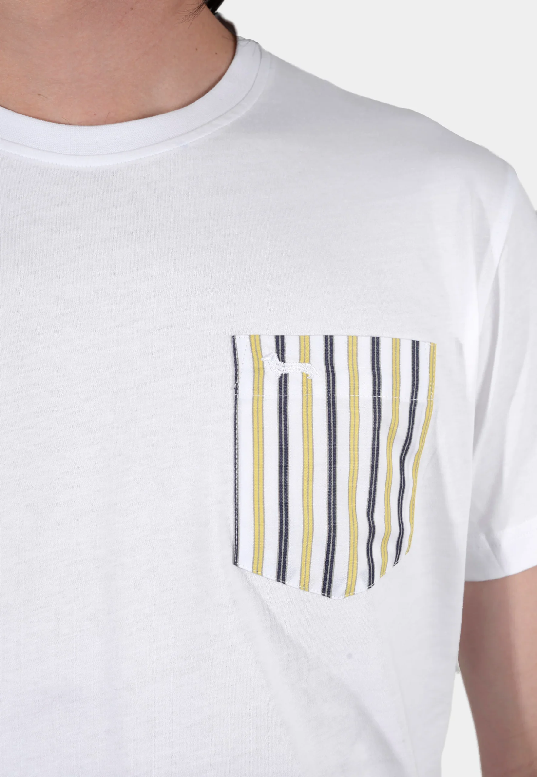 Camiseta Blanca Pocket Design H&B - Imagen 3