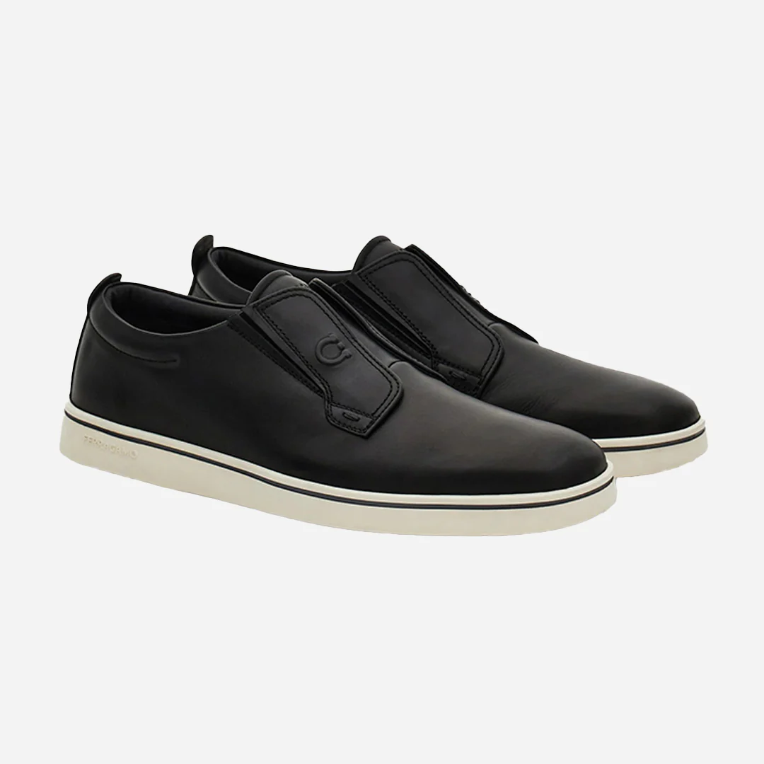 Zapato Slip on Negro S.F.