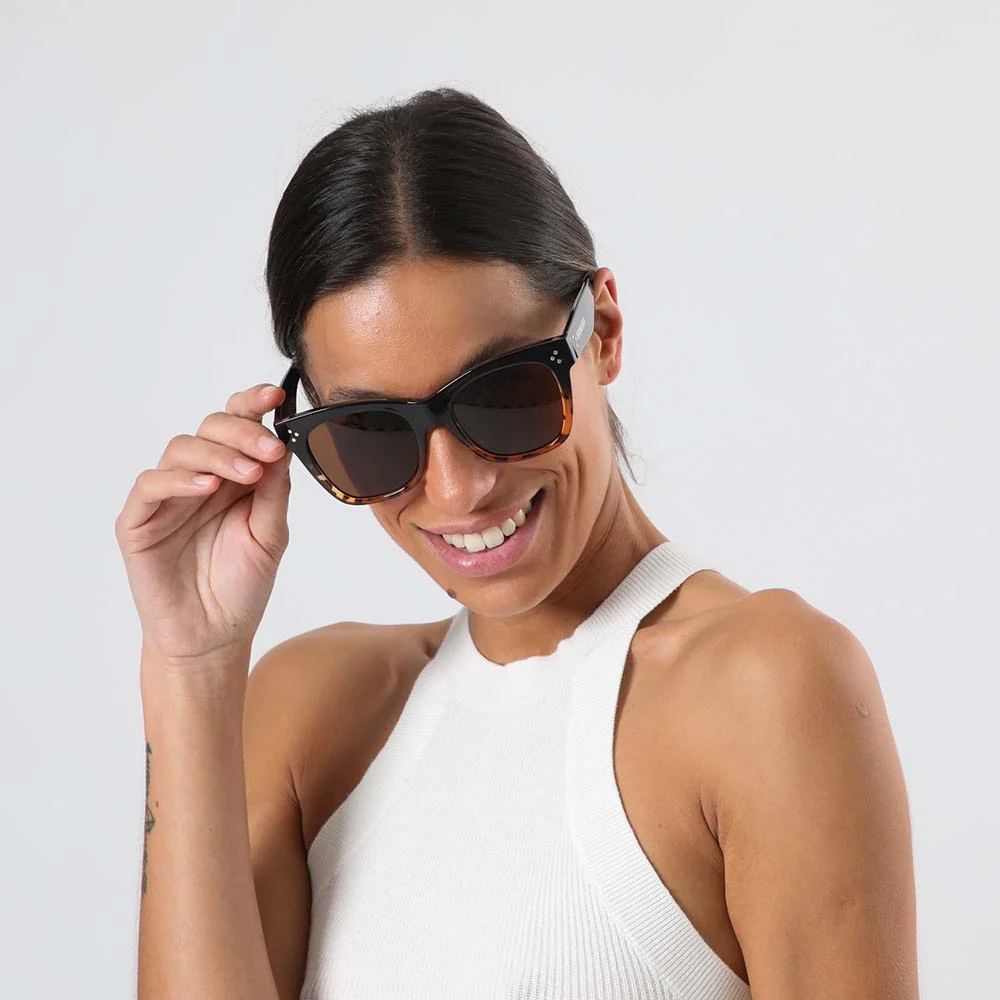 Anteojos Sol Gili Negro Humana - Imagen 3