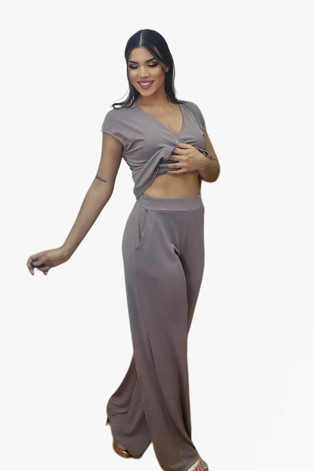 Camiseta Cruzada Broche Beige - Imagen 7