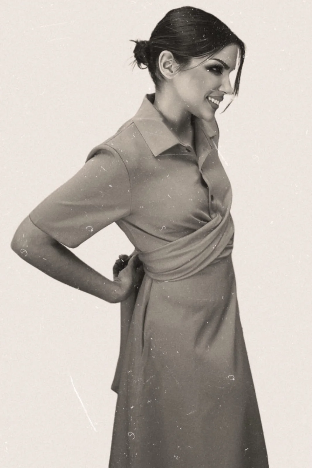 Vestido Escote Cruzado Camel - Imagen 6