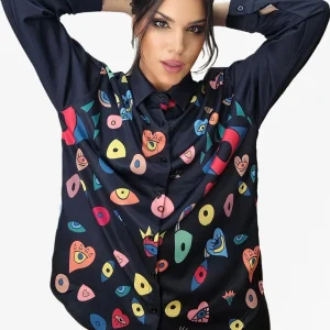 Camisa Formas Corazon Colores Negra