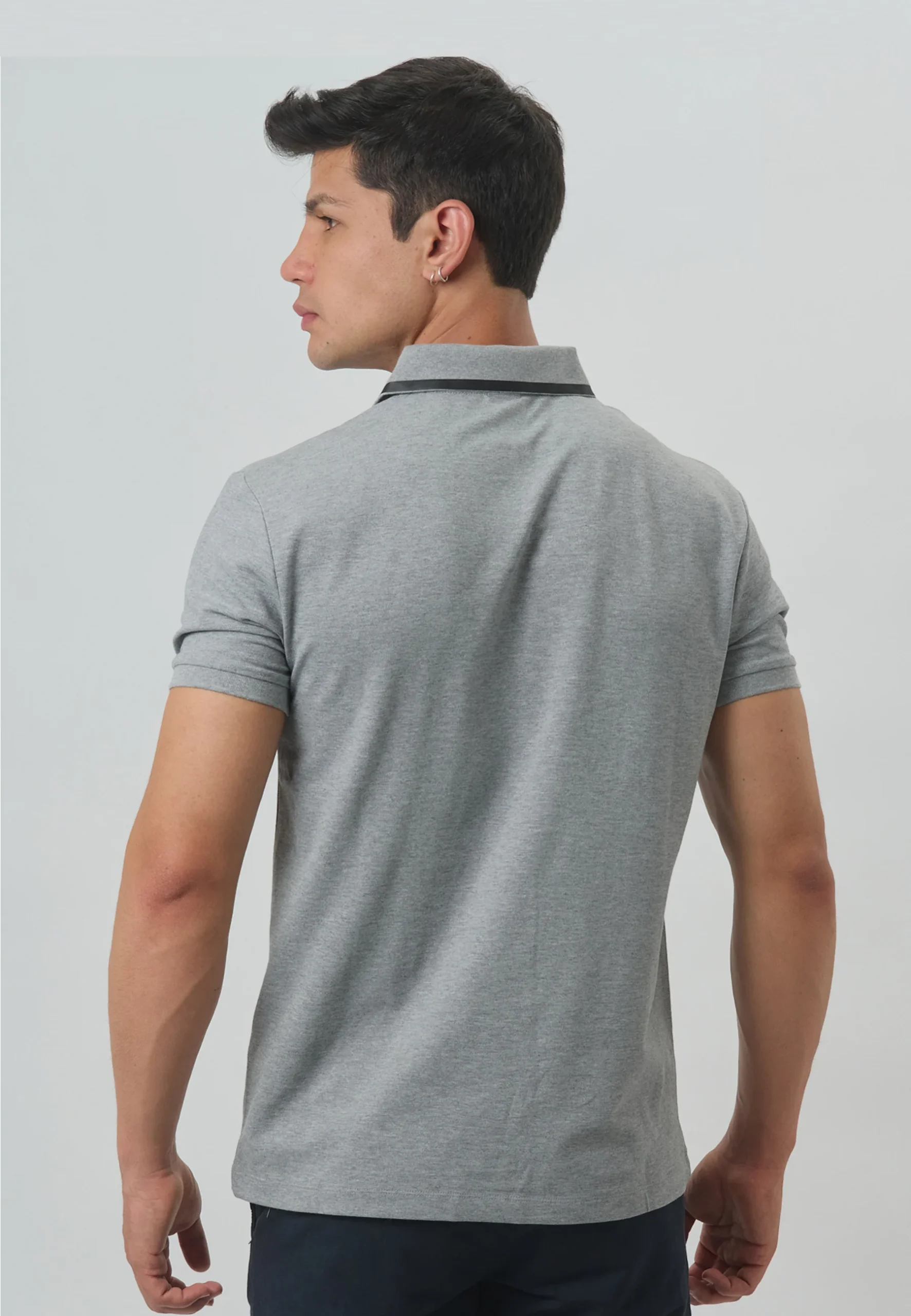 Camisa Polo Gris Logo H.L. - Imagen 3