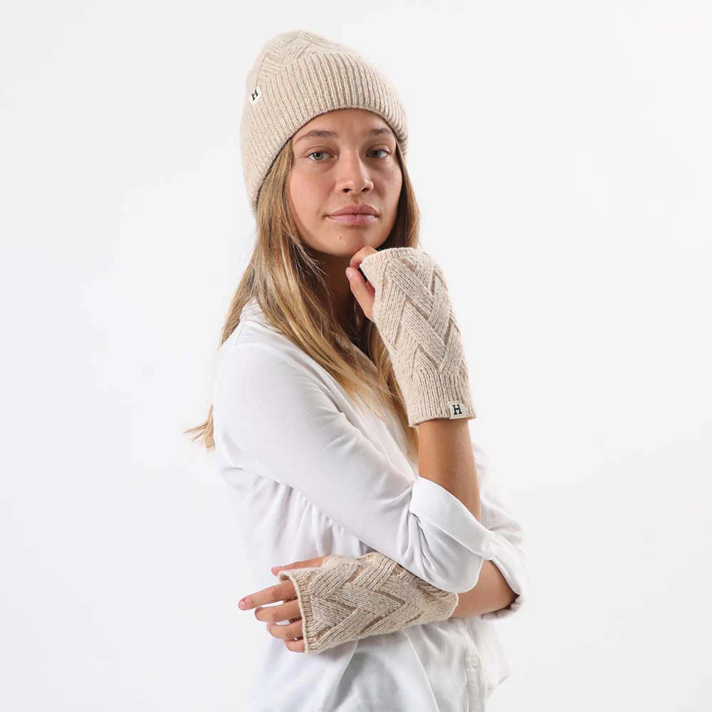 Set De Gorro Tejido Y Guantes Cortos. Redes Café Humana - Imagen 3