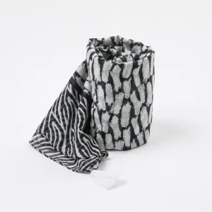 Pañuelo Estampado Cedro Negro Humana