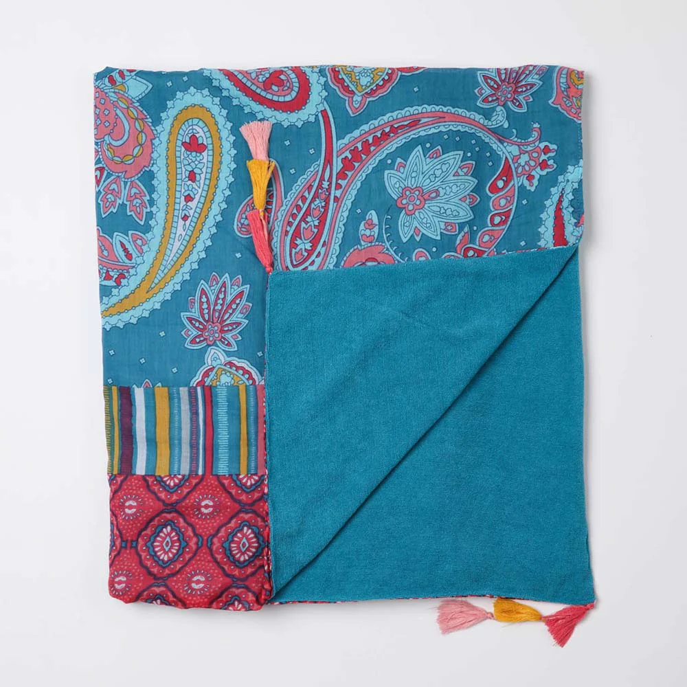 Toalla Paisley Celeste Humana