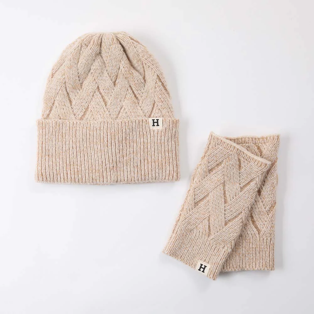 Set De Gorro Tejido Y Guantes Cortos. Redes Café Humana