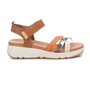 SANDALIA TIPO CUÑA CON VELCRO TIRAS 160587 (CAMEL) – CARMELA